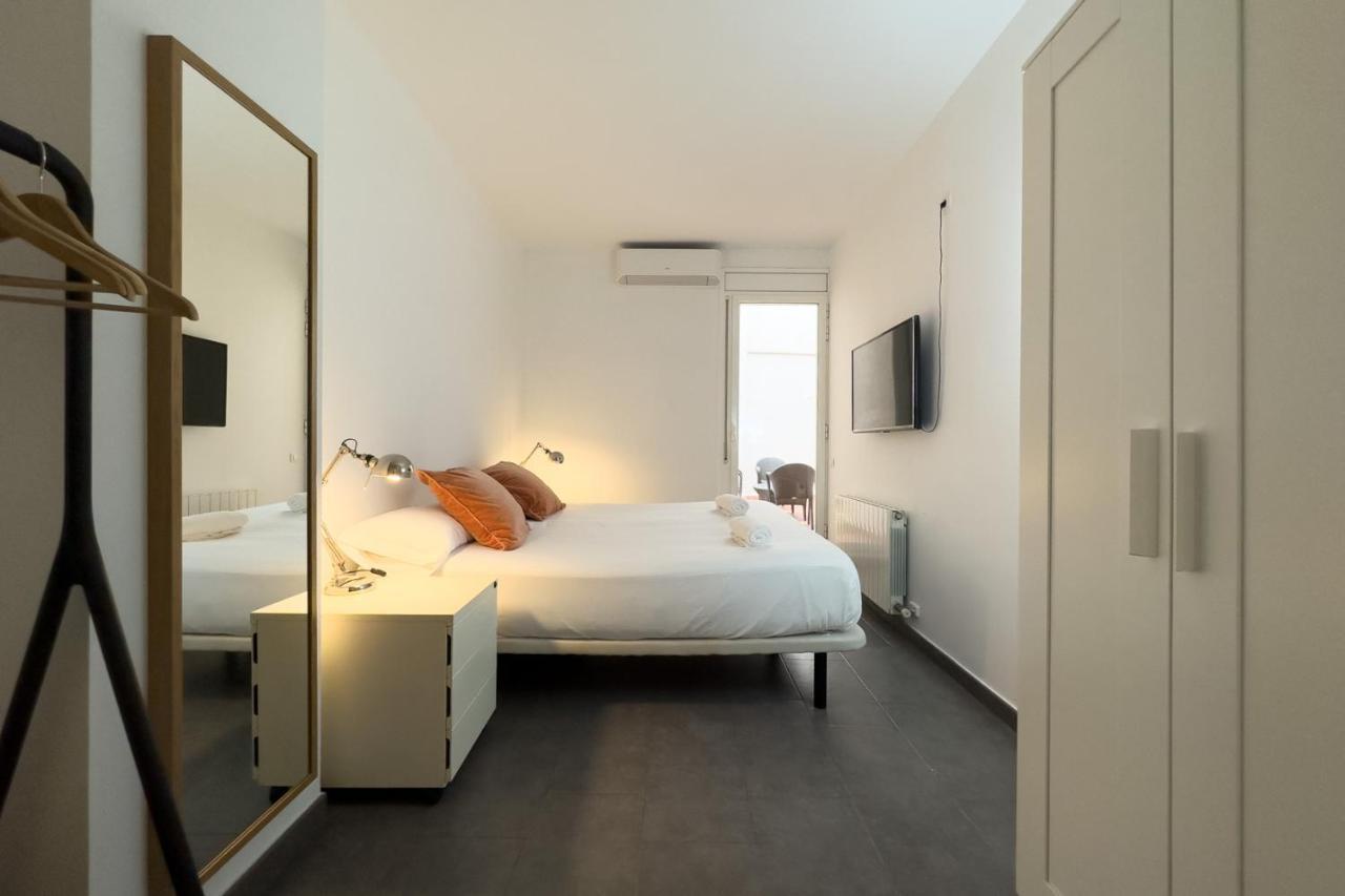 Ainb Barcelona Sants Apartments Exterior photo