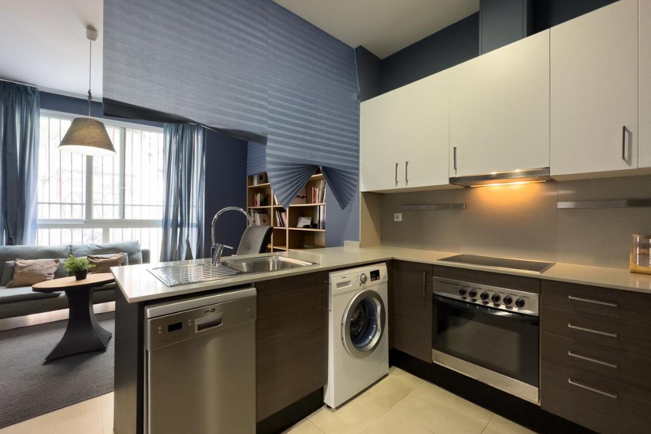 Ainb Barcelona Sants Apartments Exterior photo