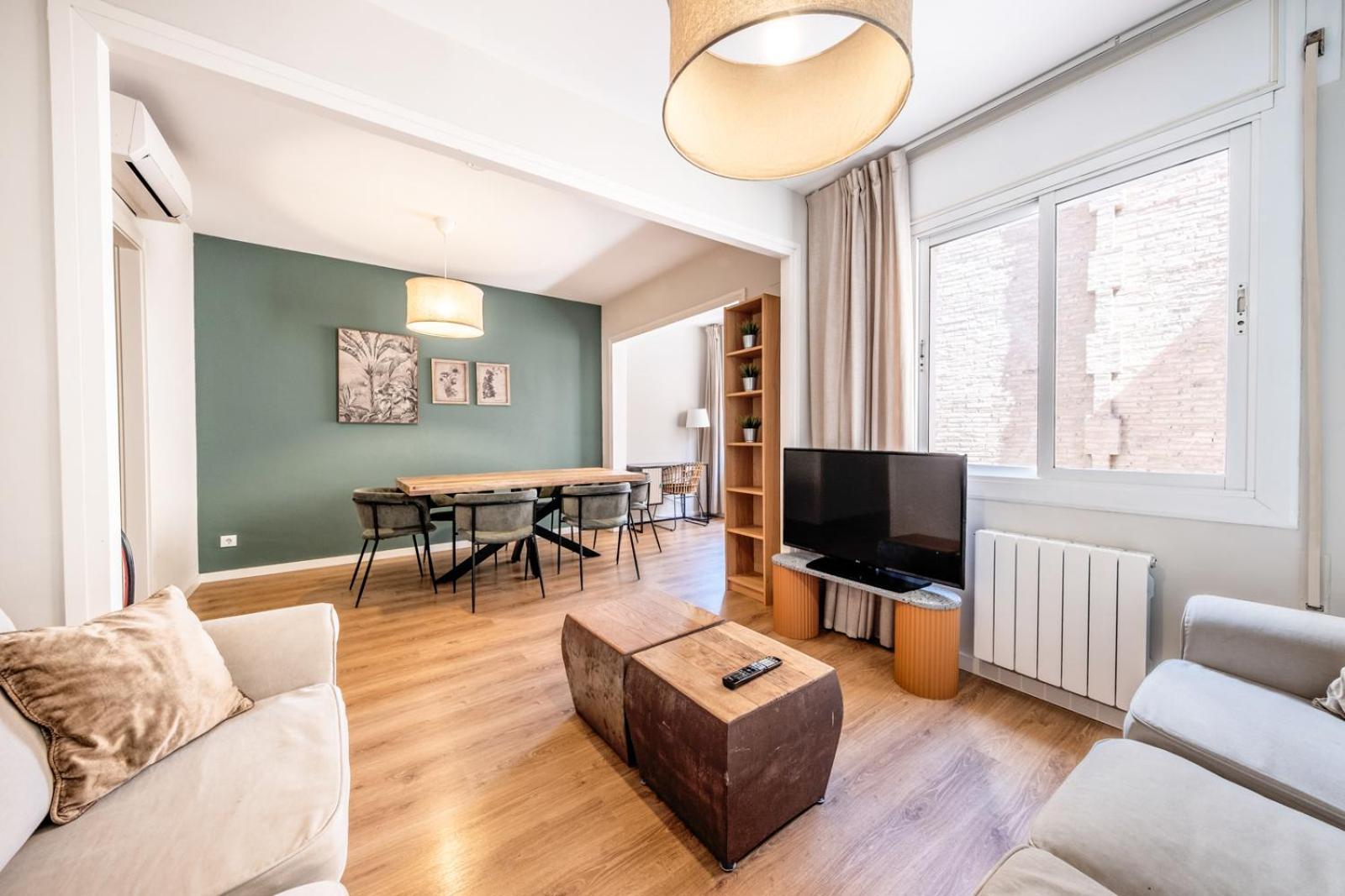 Ainb Barcelona Sants Apartments Exterior photo