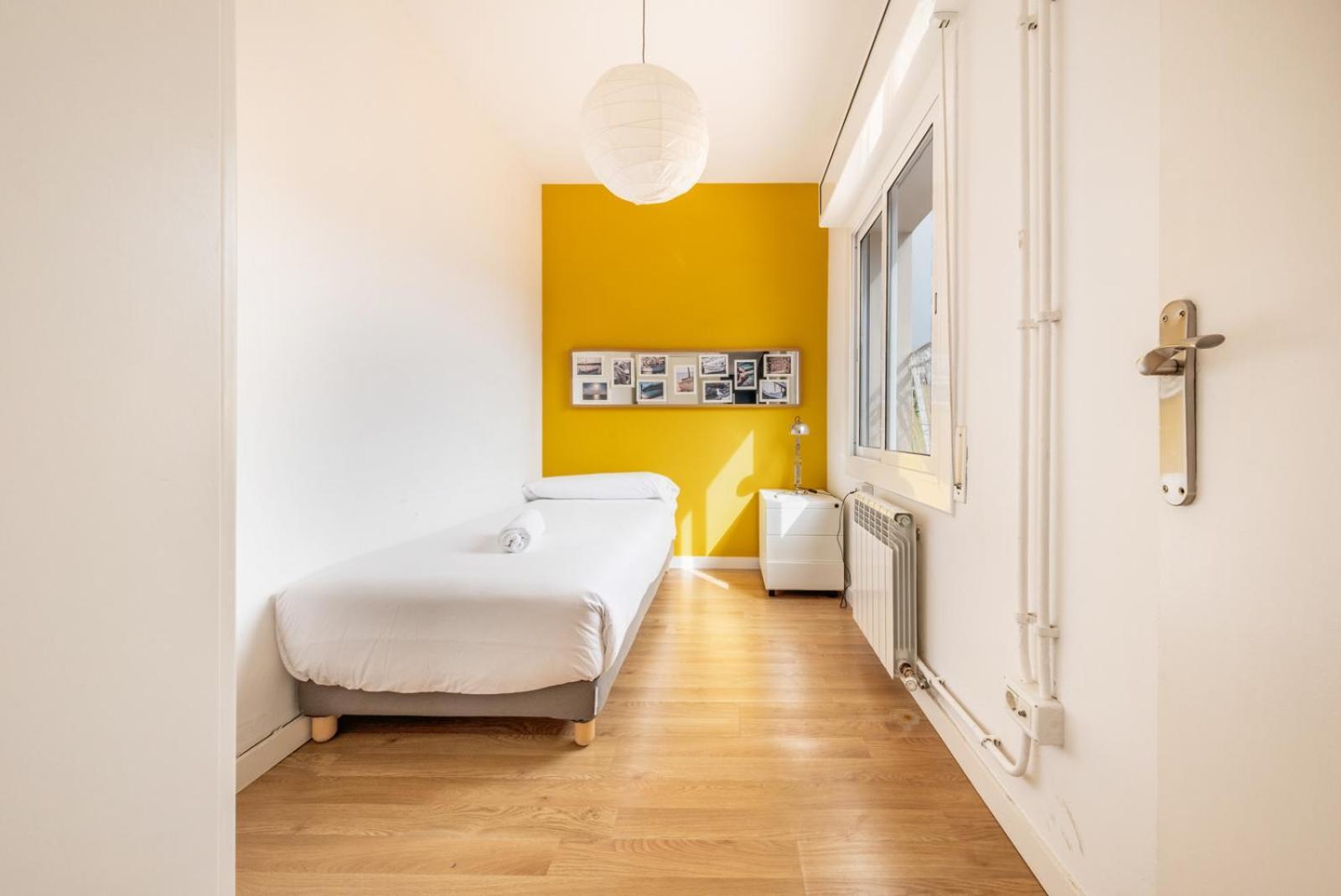 Ainb Barcelona Sants Apartments Exterior photo